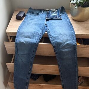 Levi's Women's Classic Blue Shaping Skinny Jeans